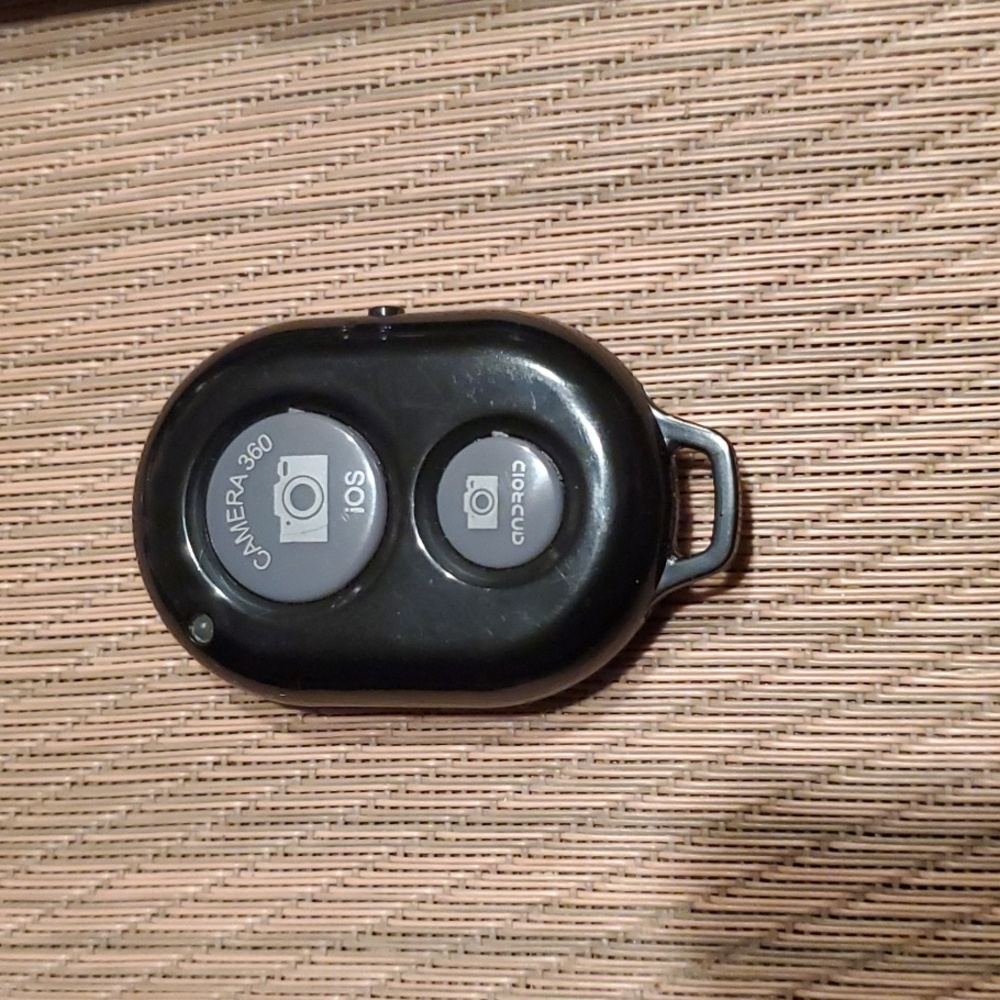 Selfie Stick & Remote - Picture 2 of 6